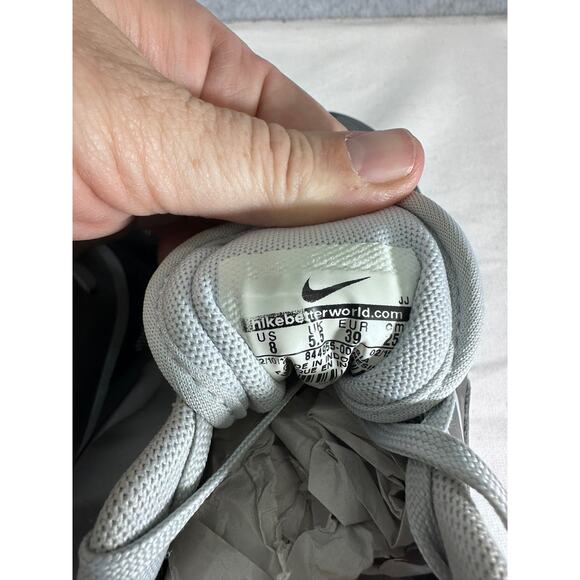 Nike Air Max Thea Women's sz 8 Silver Gray Camo Lightweight Sneaker Running Shoe - Picture 9 of 10